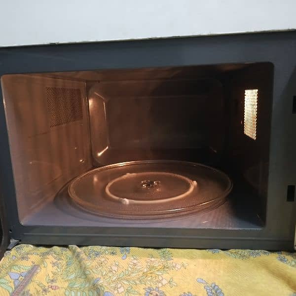 Haier microwave full size 1