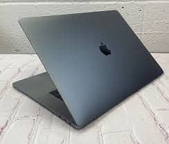 15'' | MacBook Pro 2017 | i7 | 16 | 10/10 (03354400115) 1