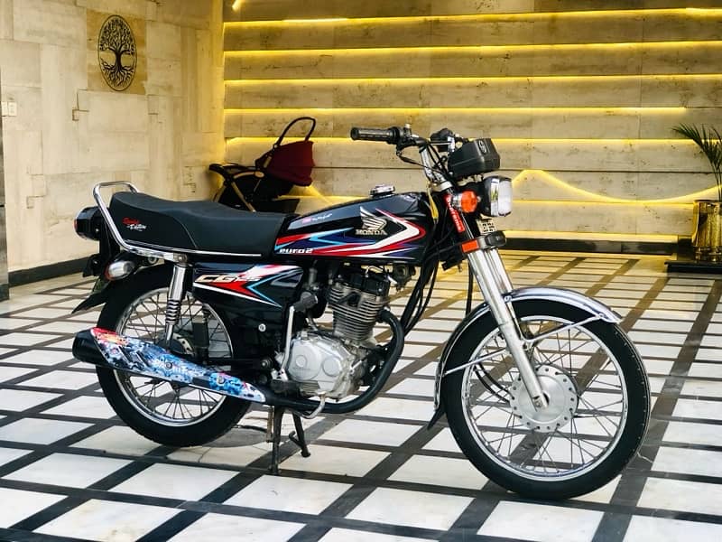 Honda CG 125 (Model 2019) Classy Condition 1