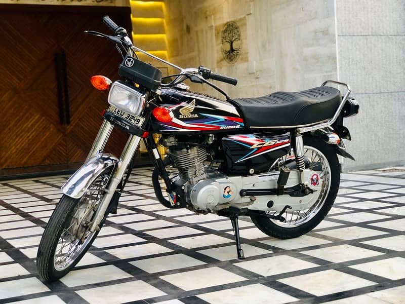 Honda CG 125 (Model 2019) Classy Condition 4