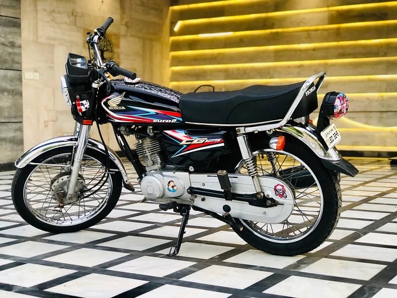 Honda CG 125 (Model 2019) Classy Condition 6