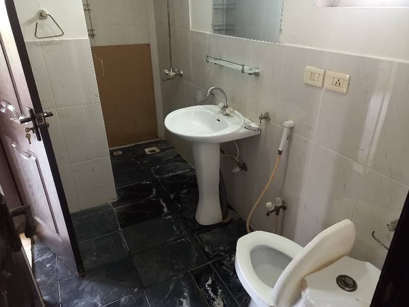 5 Marla 2 Bedroom attach bathroom Flat For Rent In Askari 11 10