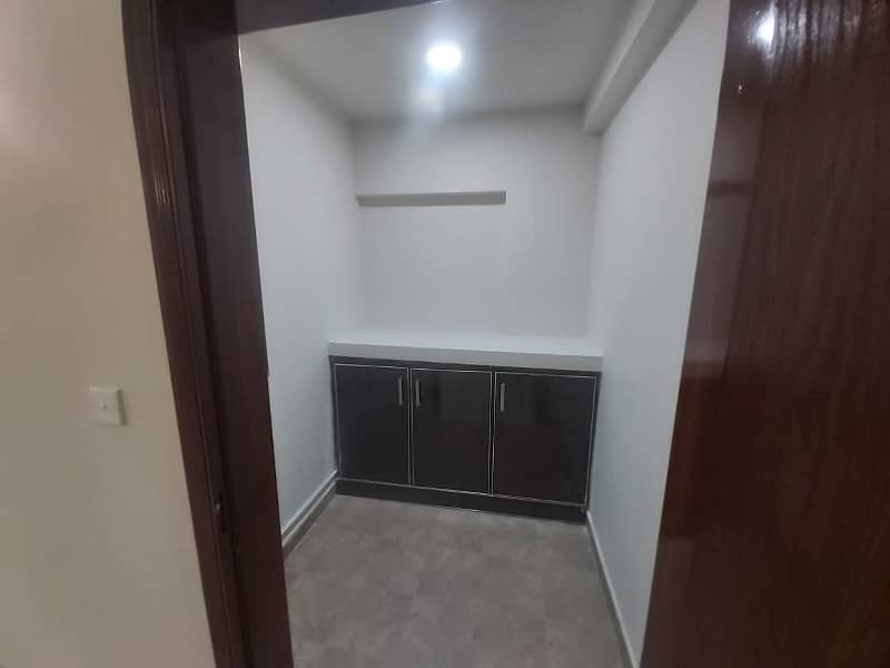 10 Marla Flat For Rent In Askari 11 Lahore 14