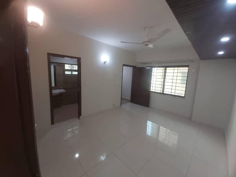 10 Marla Flat For Rent In Askari 11 Lahore 15