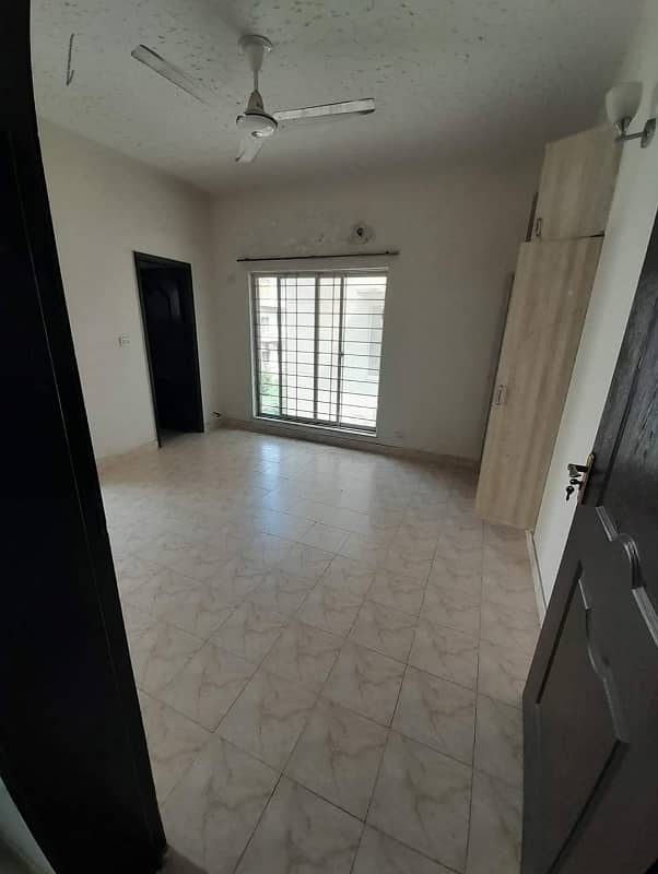 5 Marla 2 Bedroom Attach Bathroom Flat For Rent In Askari 11 3