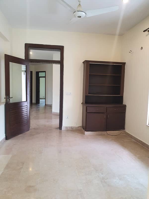 F10 Markaz Prime Living Location 2 Beds Upper Portion Of Rent 14