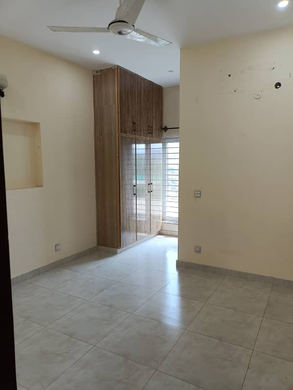 D-12/3 Standard Plus Living 5 Bed House Of Rent 10