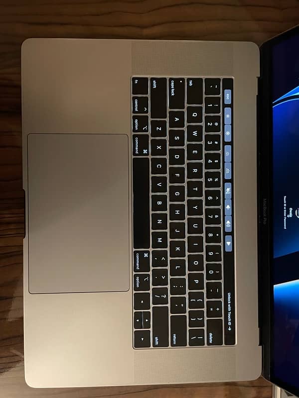 MACBOOK PRO 2018 15INCH 1