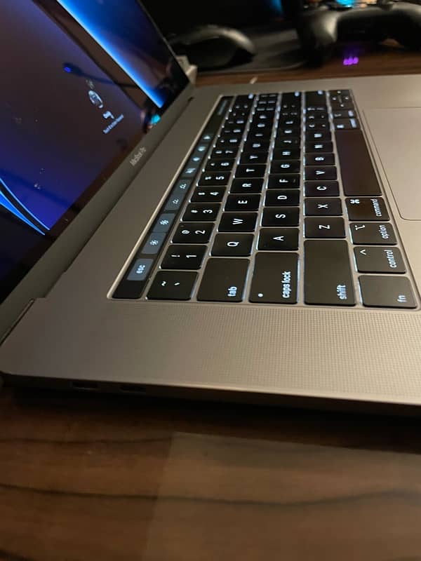 MACBOOK PRO 2018 15INCH 2