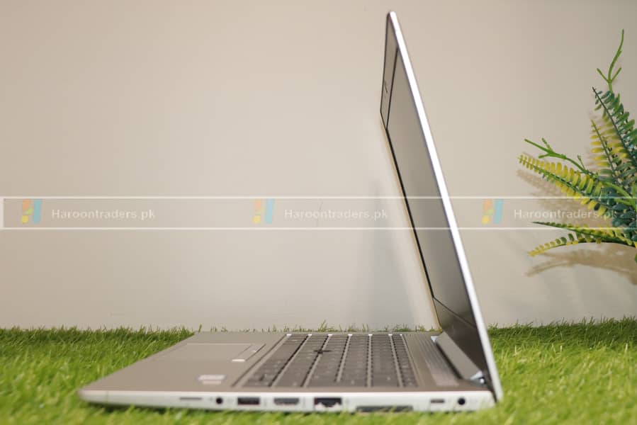 Hp 840 g5, i5 8th, 8gb Ram 256gb ssd, New Logo, Backlit Keyboard 3