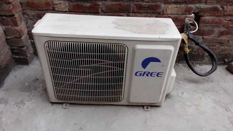 gree ac good condition 1.5 ton working properly 1