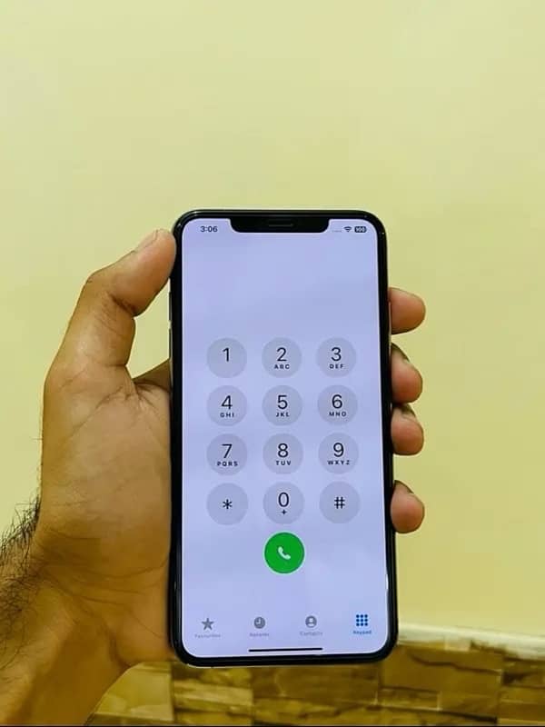 iPhone xs  Max factory unlocked non pta 256 1