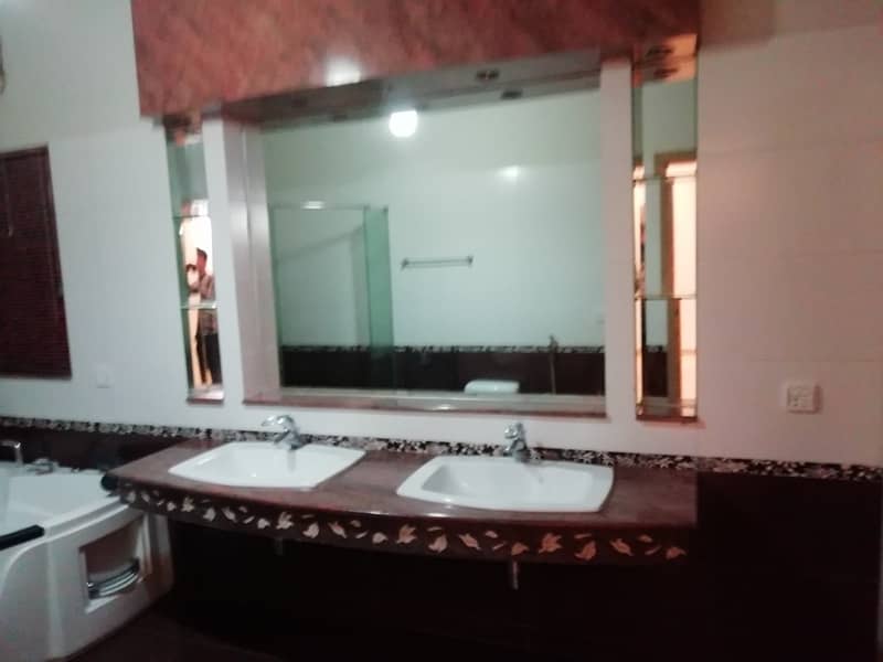 1Kanal Stylish Beautiful House Available For Sale DHA Phase 1 5