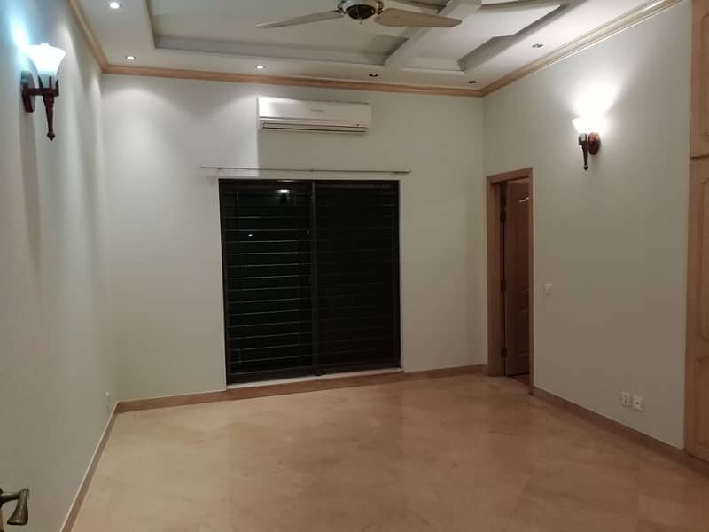 1Kanal Stylish Beautiful House Available For Sale DHA Phase 1 11