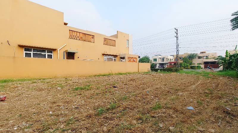 1 Kanal Top Location Plot No- 03 Block Z Phase 3 DHA Lahore For Urgent Sale 5