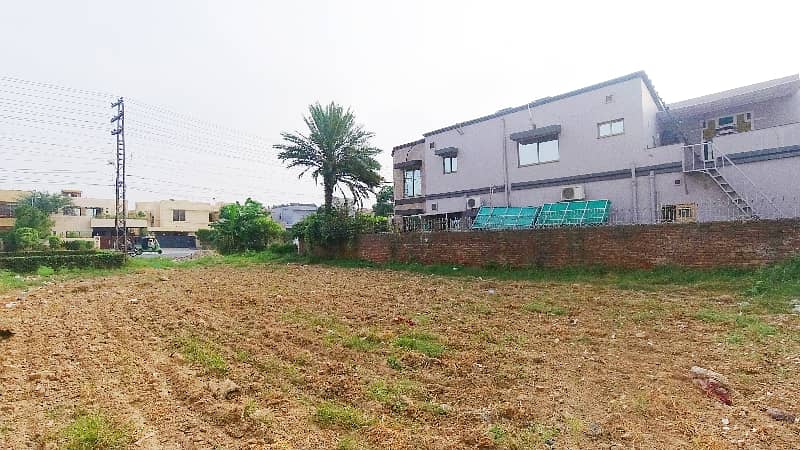 1 Kanal Top Location Plot No- 03 Block Z Phase 3 DHA Lahore For Urgent Sale 6