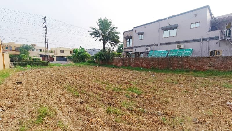 1 Kanal Top Location Plot No- 03 Block Z Phase 3 DHA Lahore For Urgent Sale 7