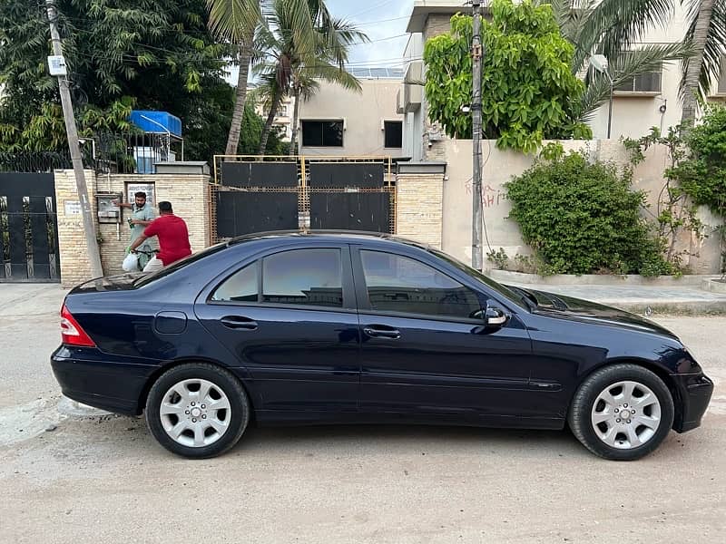 Mercedes C Class 2005 c180 compressor top of the line just like new 1