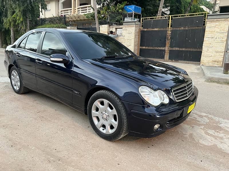 Mercedes C Class 2005 c180 compressor top of the line just like new 0