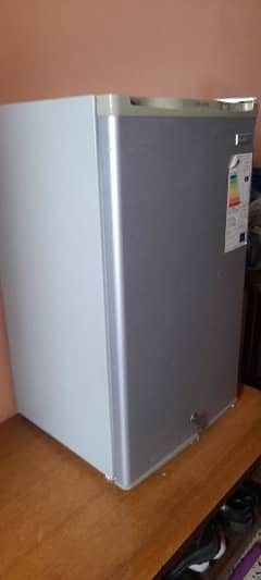 Room Fridge fresh condition with out gas