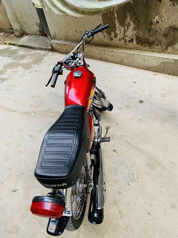 Honda 125 2016 karachi number mint condition 6