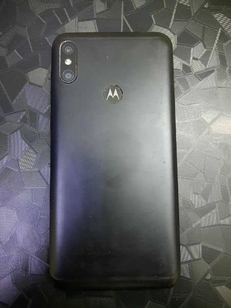 Motorola Moto One Power (P30 Note) 1