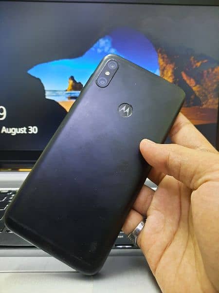 Motorola Moto One Power (P30 Note) 3