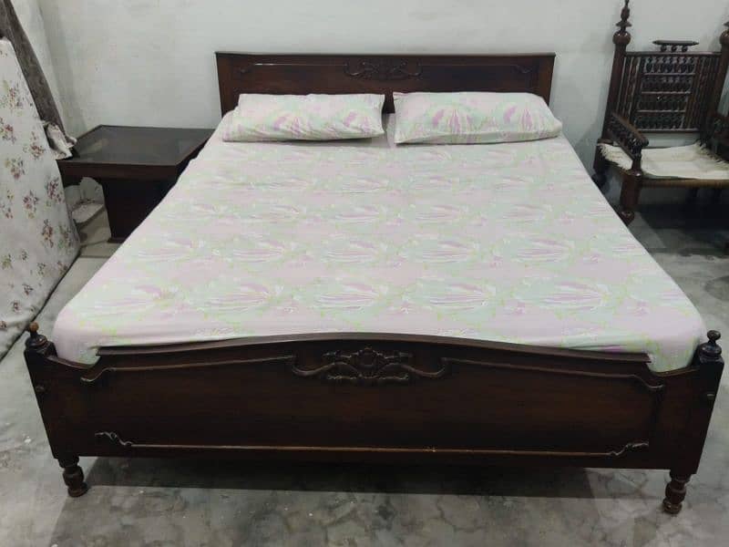 Queen Size Wooden Bed 2