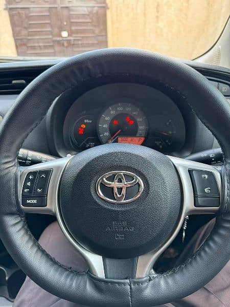 Toyota Vitz 2016 16