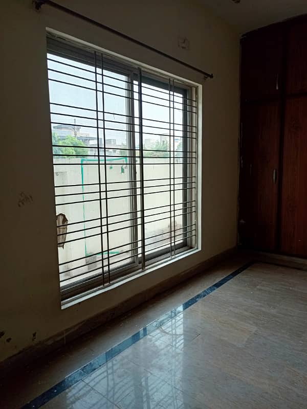 1 Kanal house for rent johar town main road school academy office (Call center + Software house) 17