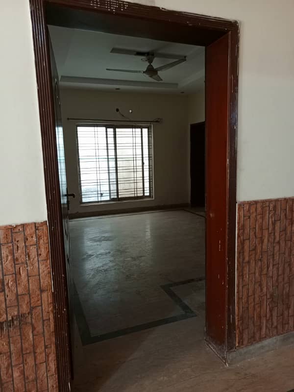 1 Kanal house for rent johar town main road school academy office (Call center + Software house) 22