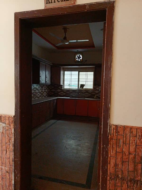 1 Kanal house for rent johar town main road school academy office (Call center + Software house) 23