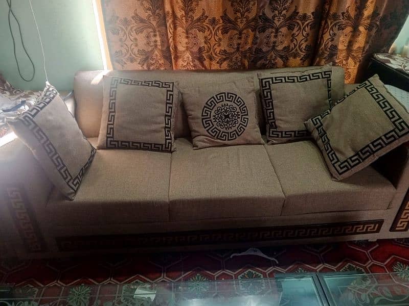 6 pieces sofa set for sale very well condition 0