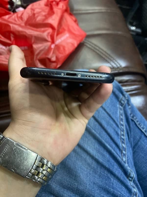 iPhone xr phone locked 1