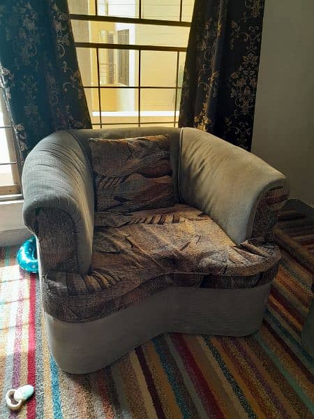 7 Seater Sofa Set Neat condition 1