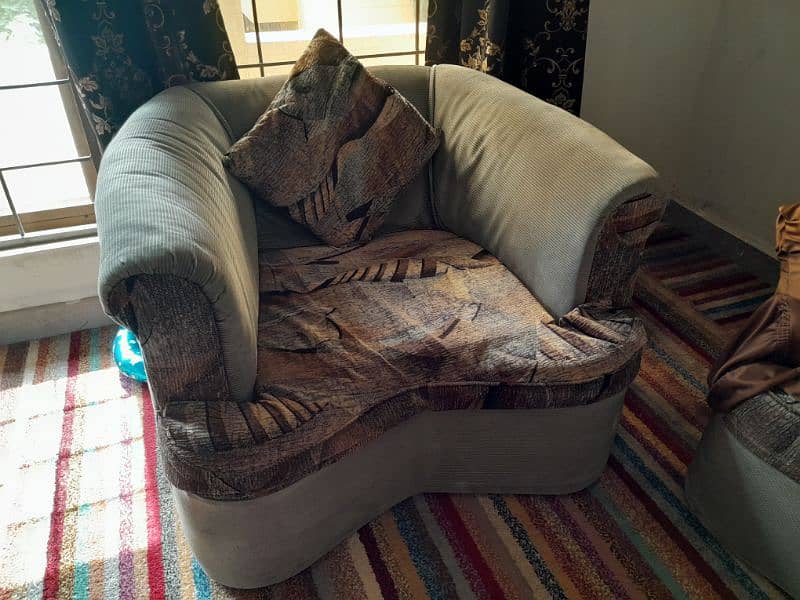 7 Seater Sofa Set Neat condition 2