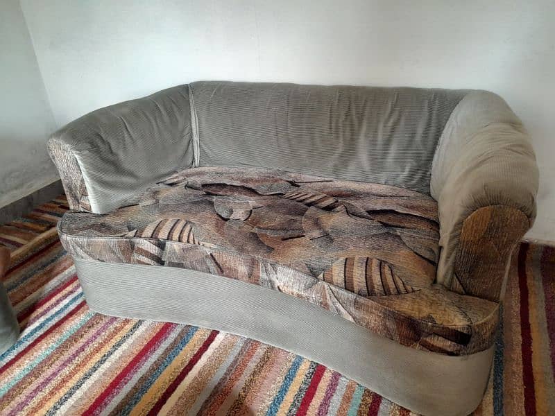 7 Seater Sofa Set Neat condition 4