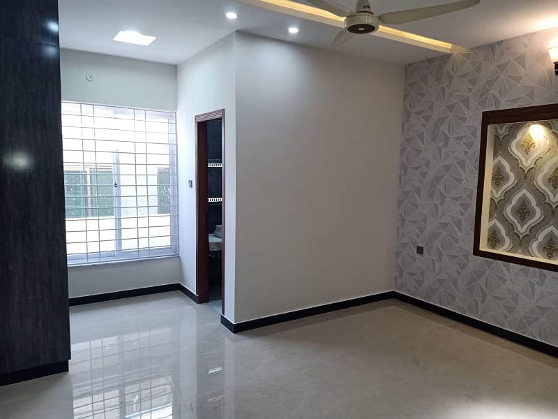 10 MARLA PORTION FOR RENT IN SOAN GARDEN 1