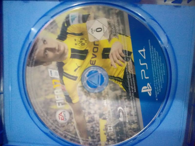 FIFA 17 DELUXE EDITION PS4 AND PRO VERSION DVD DISC 4