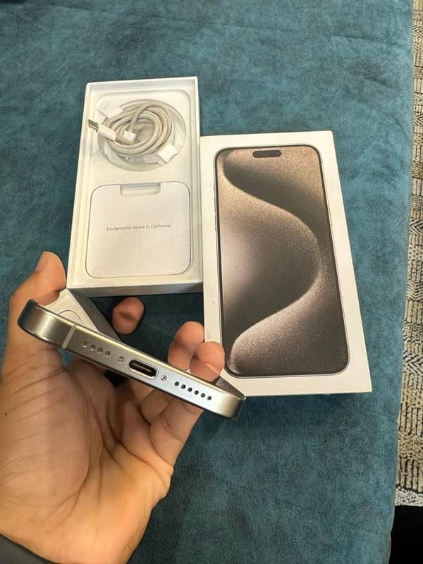 Iphone 15 pro max (Factory unlocked) 4