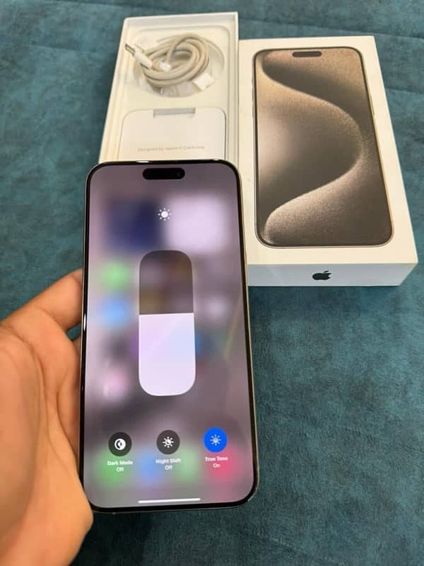 Iphone 15 pro max (Factory unlocked) 6