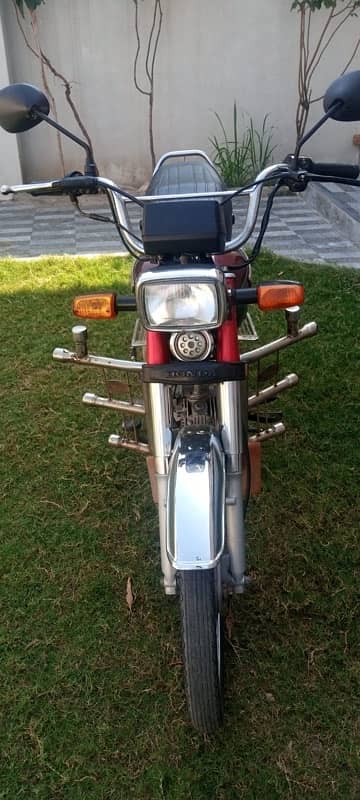 Honda CD 70 2018 3