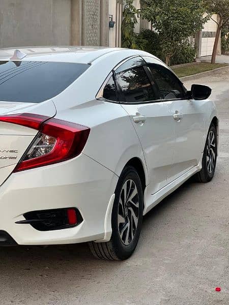 Honda Civic Oriel 2017 4