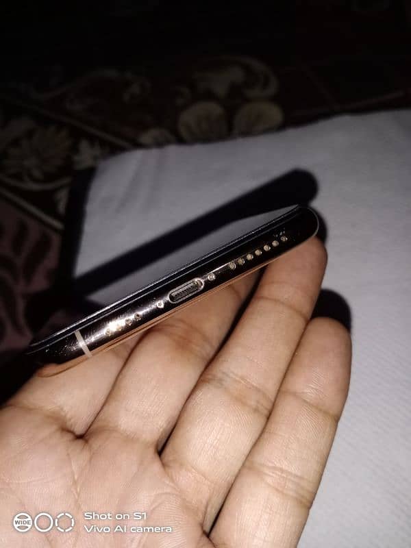 iphone 11 pro max golden Non PTA Dual sim 0