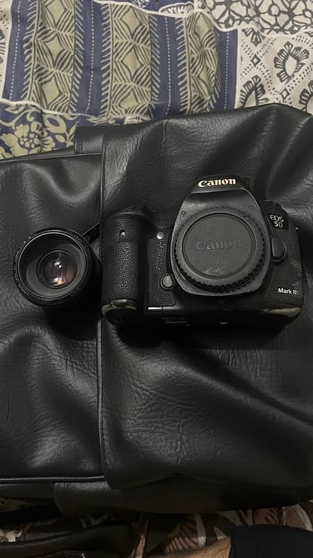 CANON 5D Mark iii with 50/1.8f Lens 5