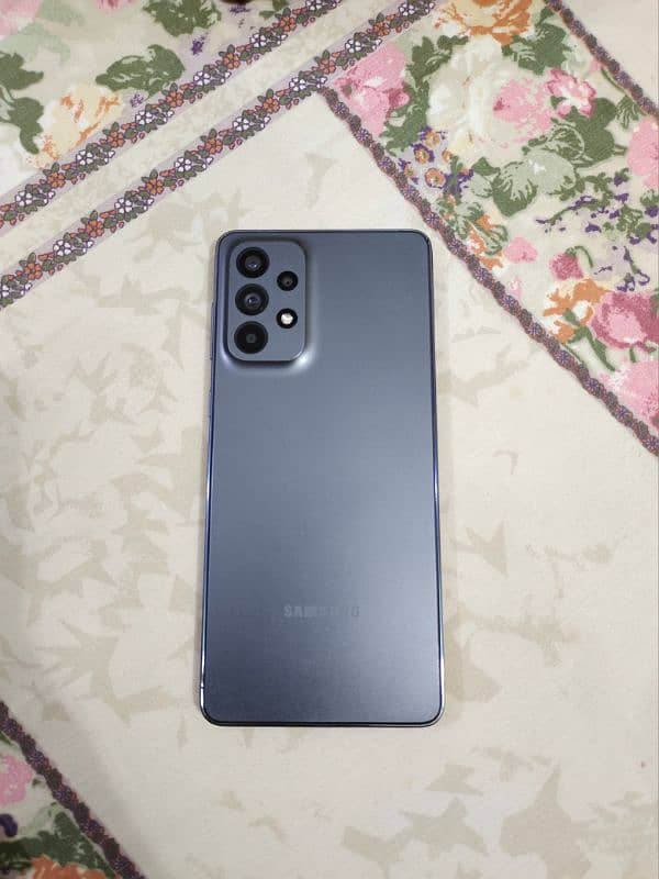 Samsung A73 grey 0