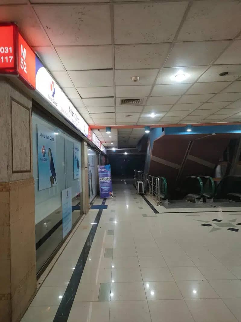 Shop|office 4 sale in Zainab Tower Model Town Link Rod Near Amnah Mal 2