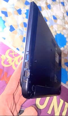 Toshiba I3 4th Generation 
4 GB RAM 
320 GB Hard 
10/9