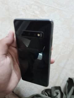 SAMSUNG S10 PLUS