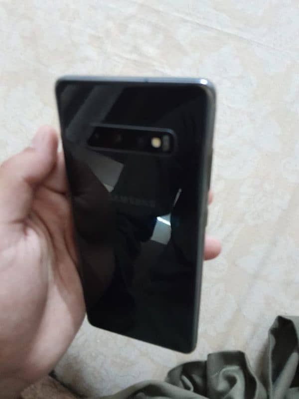 SAMSUNG S10 PLUS 0